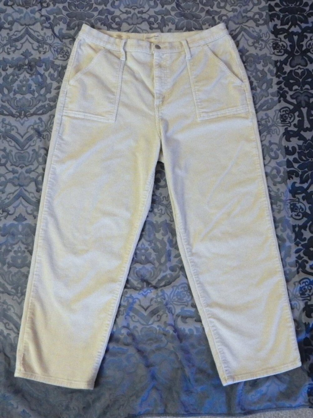 Women's Universal Thread white wide wale corduroy pants 16 stretch 36x26 EUC!!!